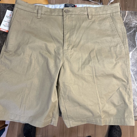 Dockers Other - Dockers "The Ultimate Short" Mens Sz 36‎ 9"ins Supreme Flex Brown